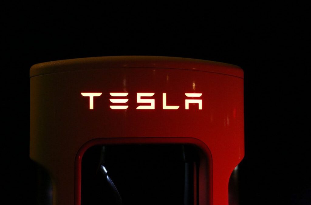 TESLA S