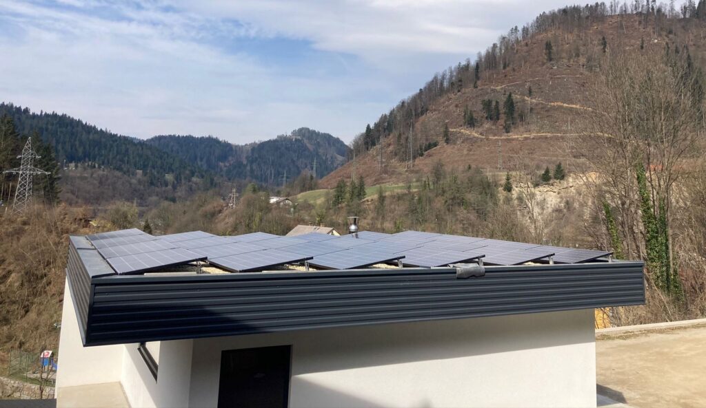 Domaca soncna elektrarna Podvelka
